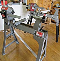 Nova-Drechselbänke im Ausstellungsraum Fa. NEUREITER-Holzbearbeitungsmaschinen
