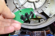 Wartung der DVR-Xp: Spindelkasten und Drehzahl-Sensor entstauben 