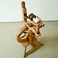 Spinnradbau: das fertiggestellte Spinnrad (Komplettansicht)